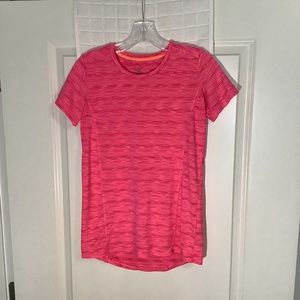 Champion Ladies Short Sleeve Athletic Top Neon Pink Size XL (14-16)